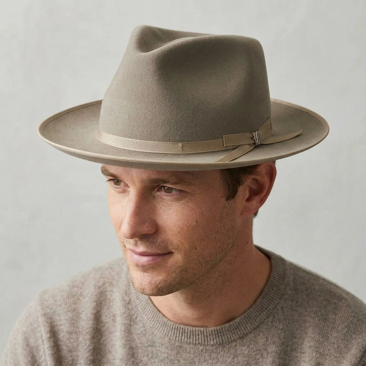 Light Gray Wool Felt Fedora with Grosgrain Band and Buckle